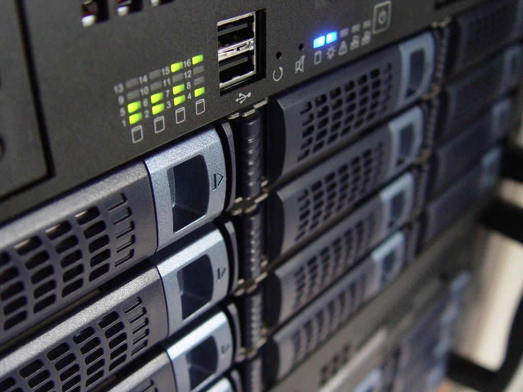 Quel est le rôle du serveur informatique ?